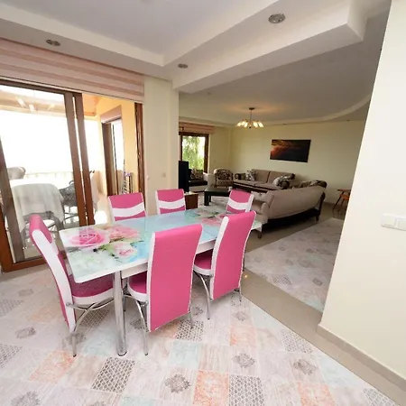 Vila Luks Bektas 3 *