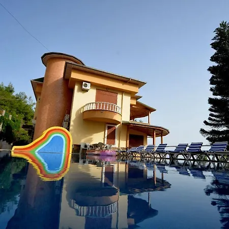 Luks Bektas 3 Vila *