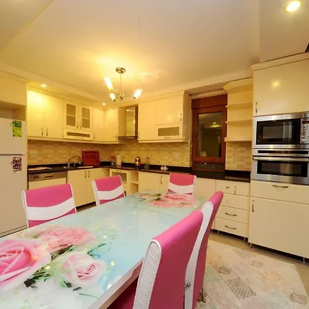 Vila Luks Bektas 3 *