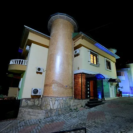 Luks Bektas 3 Vila